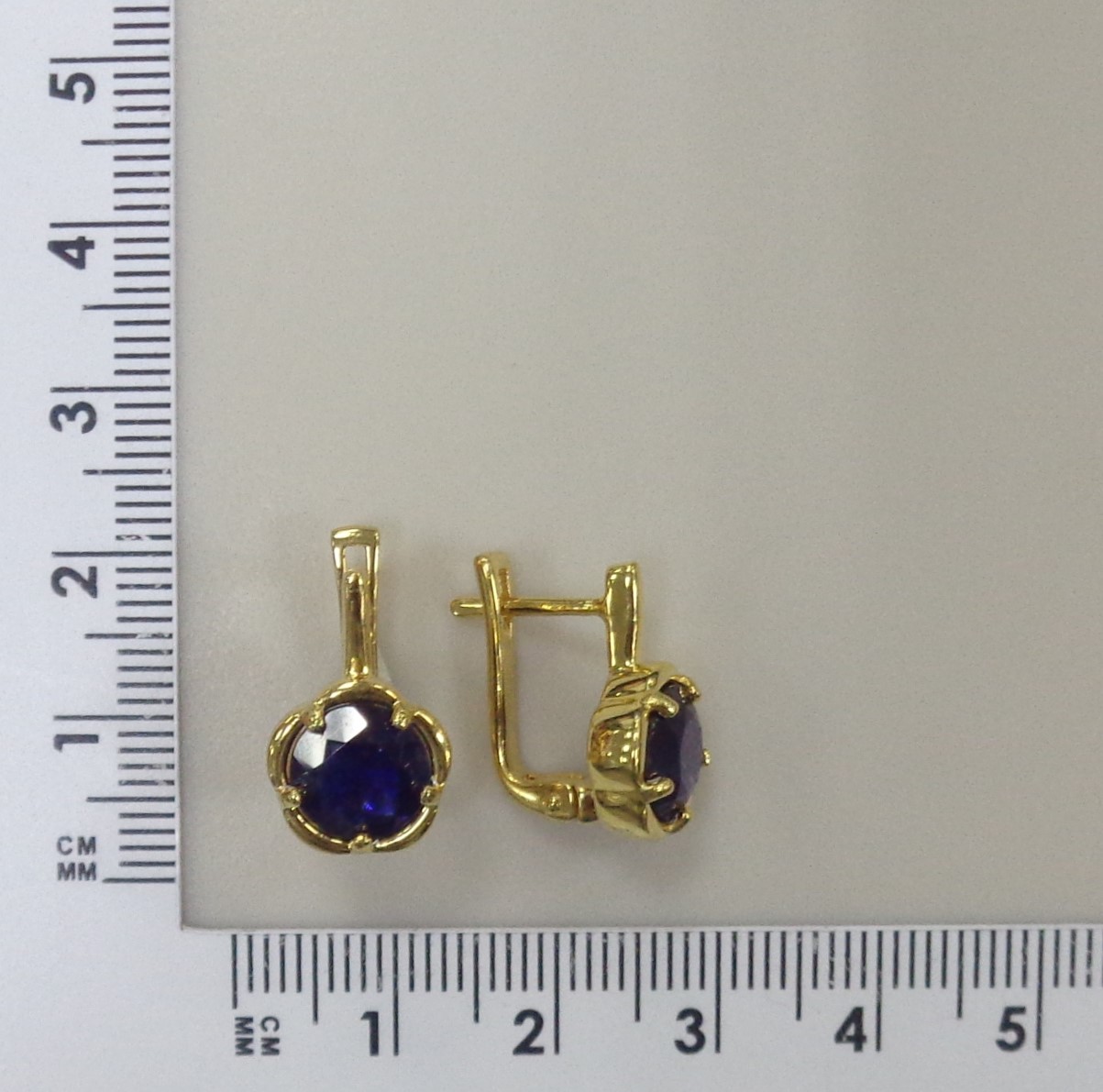 Серебряные серьги с сапфирами